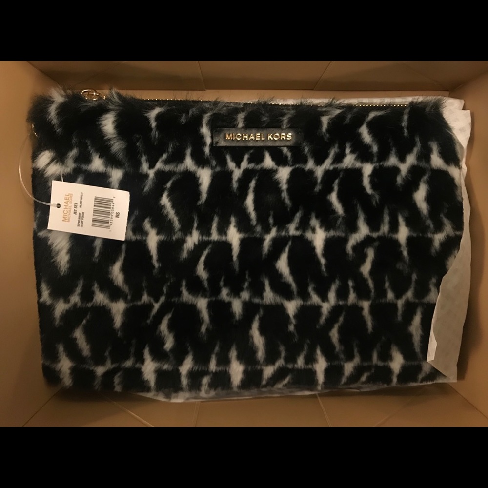 Michael Kors Jet Set Large Zip Pouch NWT